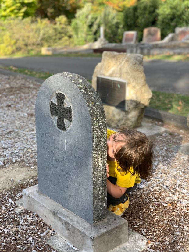 grave3